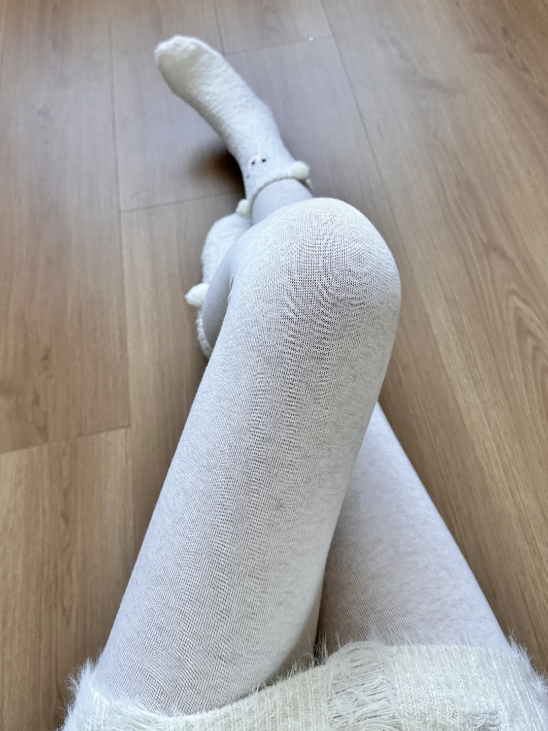 奶白色打底裤才是纯欲天花板吧！