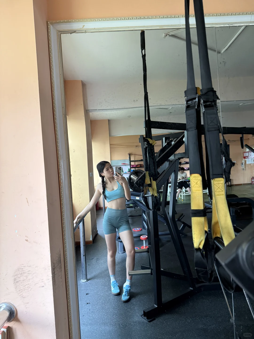 右滑眼看这个女人体脂率越来越高高高高高