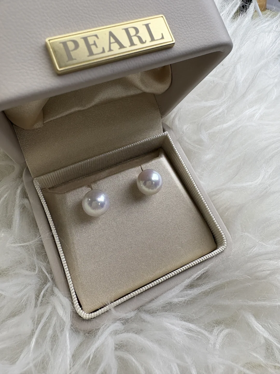 天然珍珠耳钉女简约气质耳饰轻奢复古时尚款