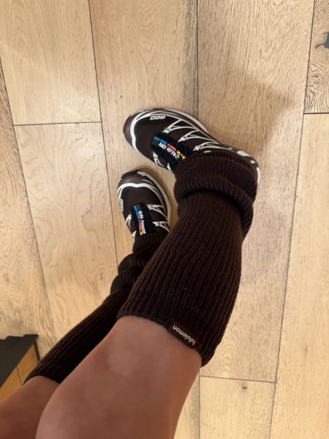 非常喜欢穿lululemon腿袜一女的🙋