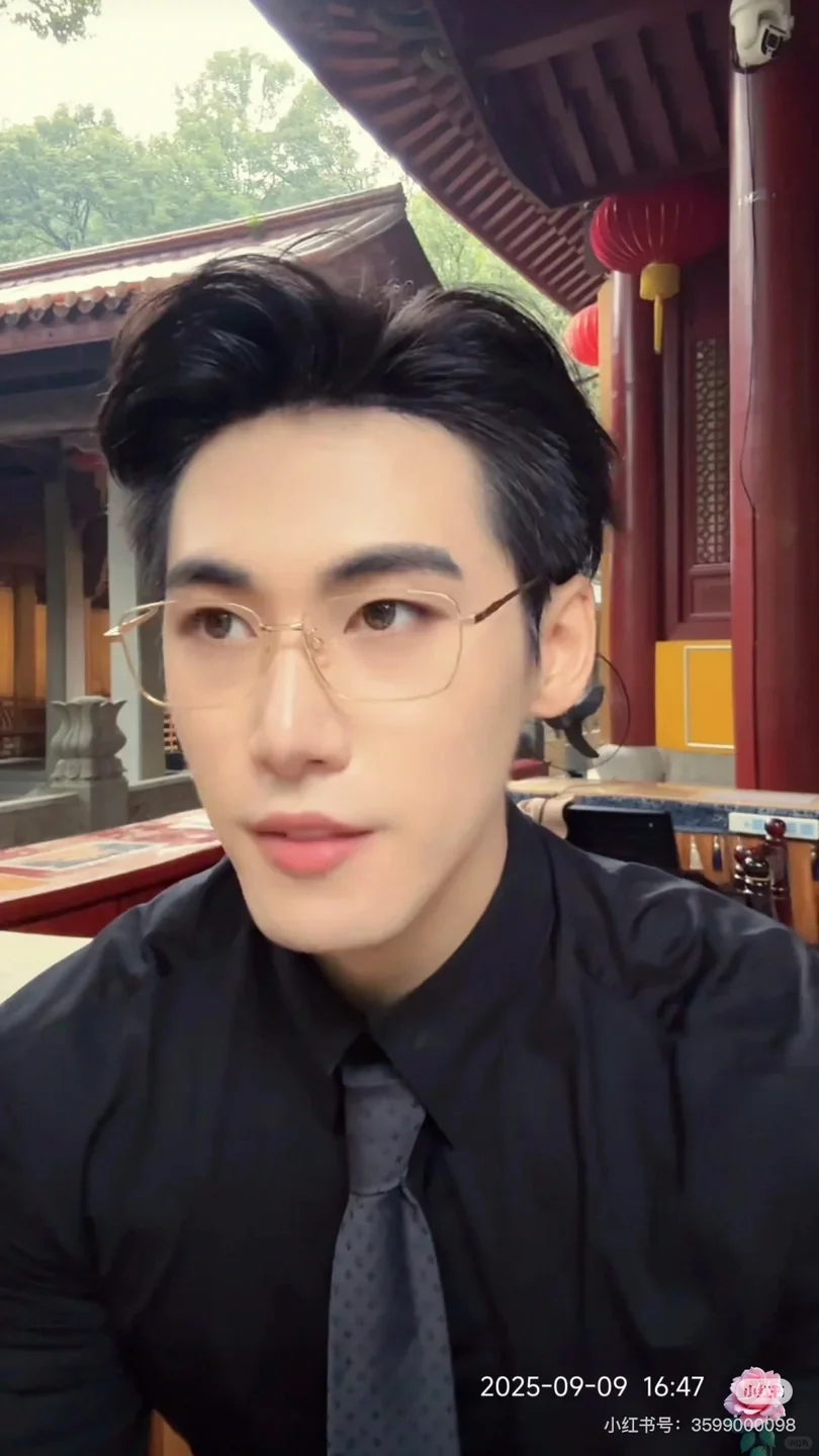 女军事爱好者她的学霸丈夫