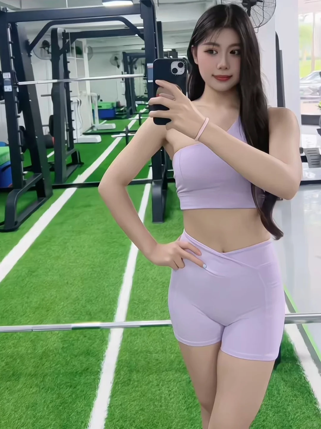 健身美女、姐姐会健身也懂温柔、这也太紧身