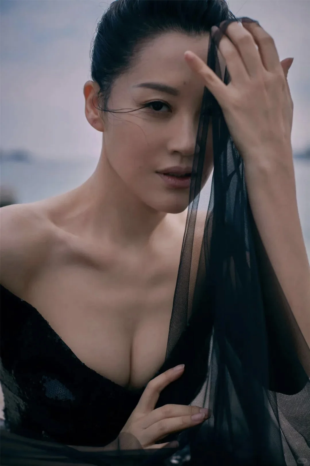 56岁许晴性感写真，太有女人味了!