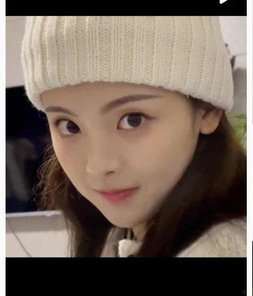 我挺吃这种清纯颜值的。小鸟依人的感觉