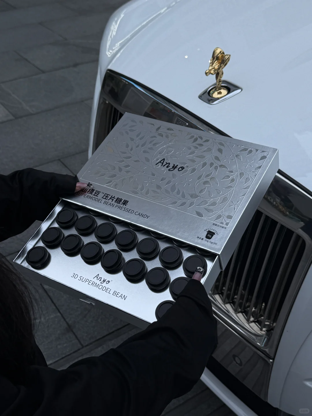 欢迎收看04女大四位数拍拍拍的一天