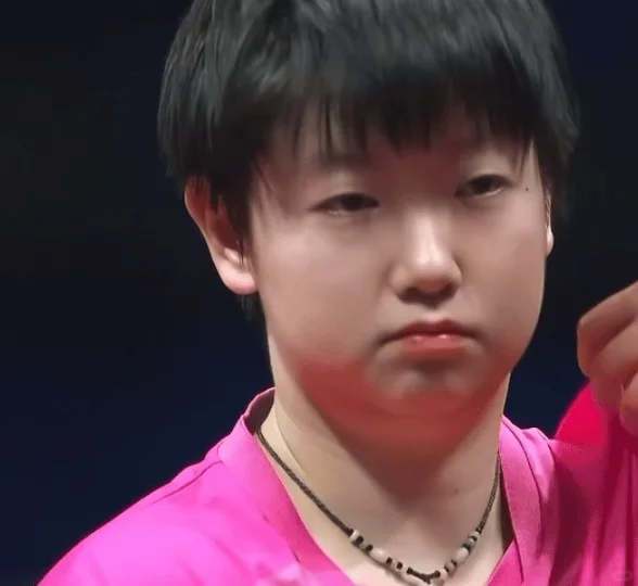 粉色娇嫩～她如今25正合适