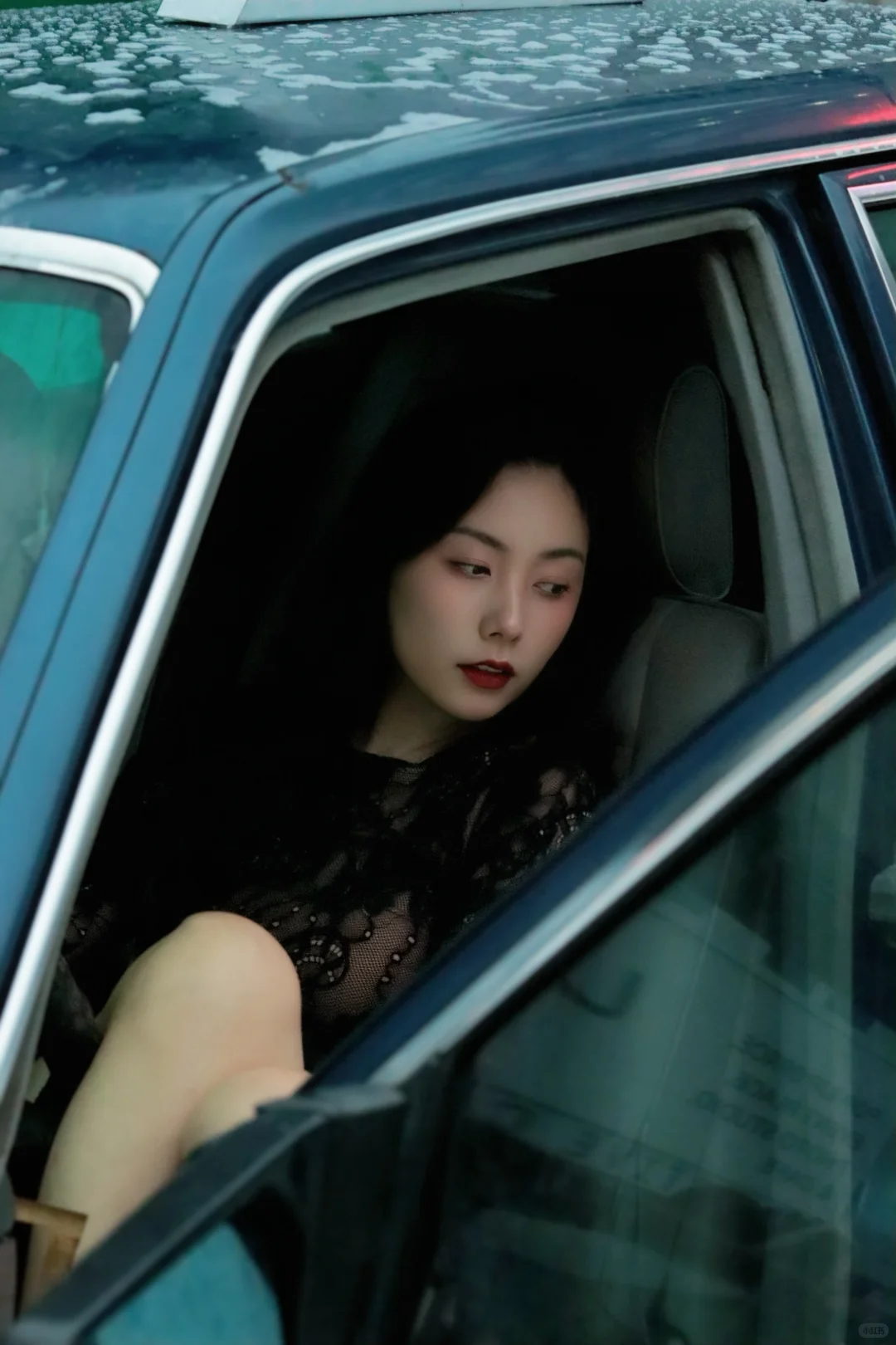 红唇➕蕾丝，这道题我会