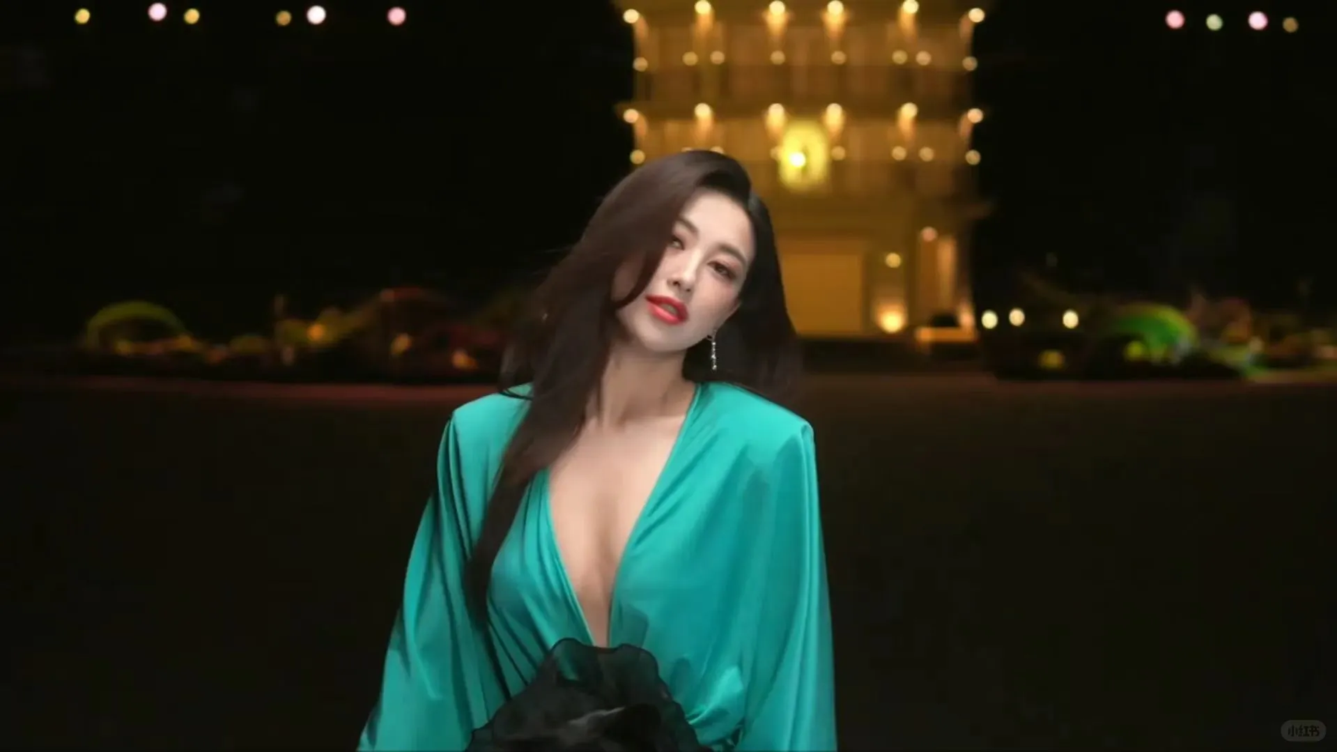 风情万种，活色生香——被40+的她撩到了