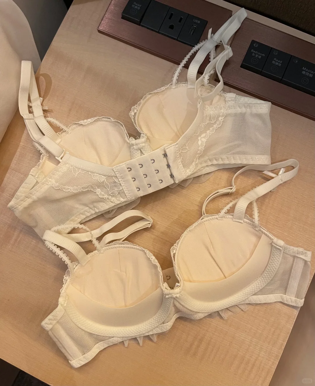 Flora Studio 蕾絲花內衣組