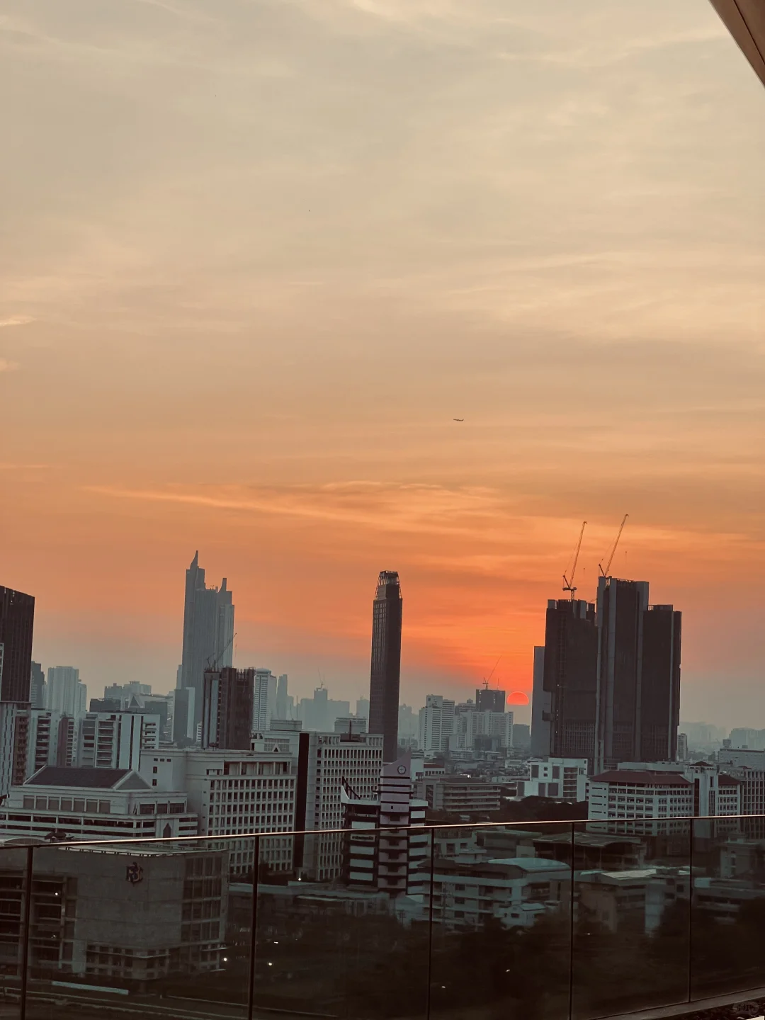 美美的泳池照～💦