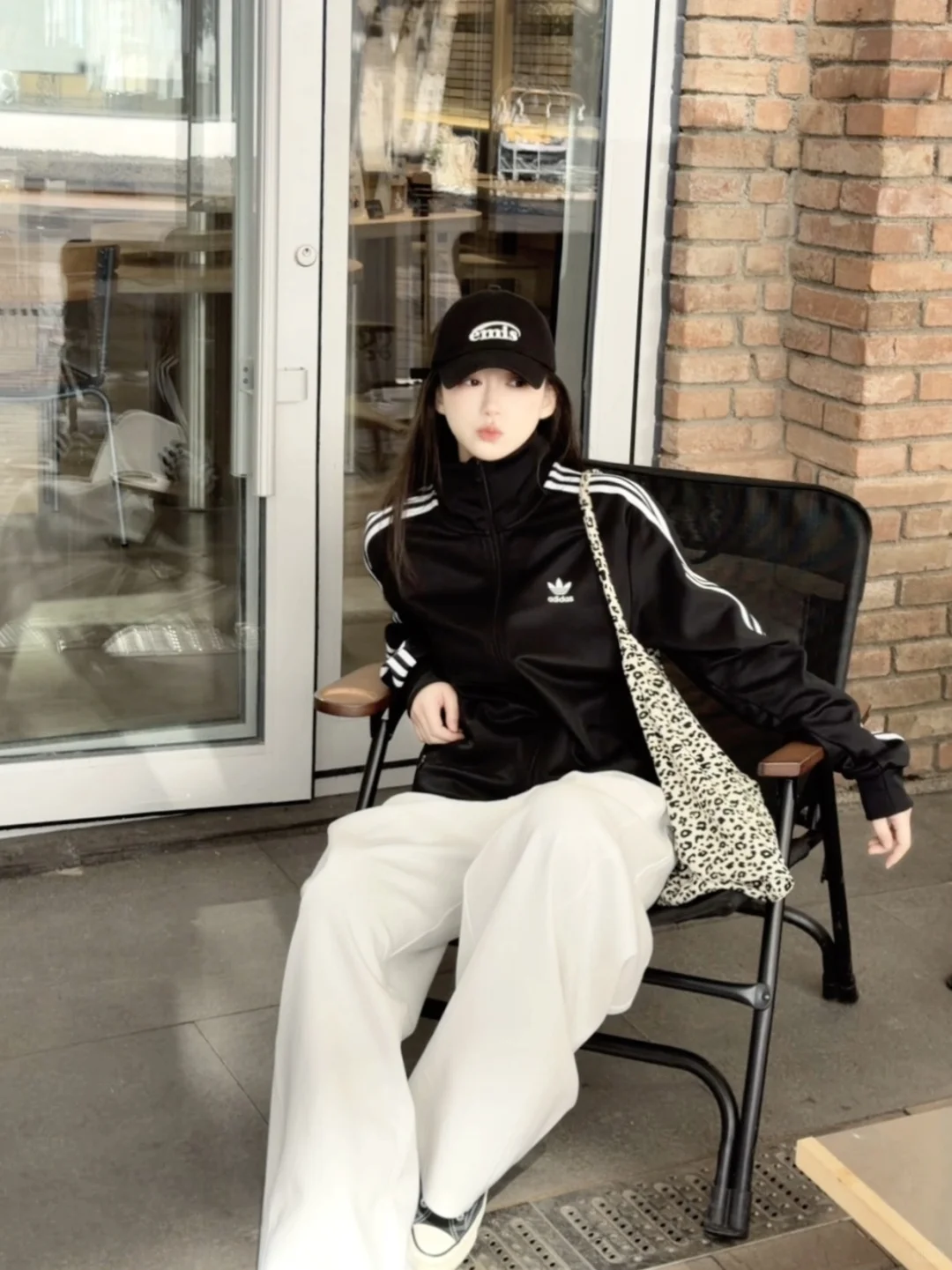 🇰🇷Adidas外套🖤很难不为黑白搭配着迷