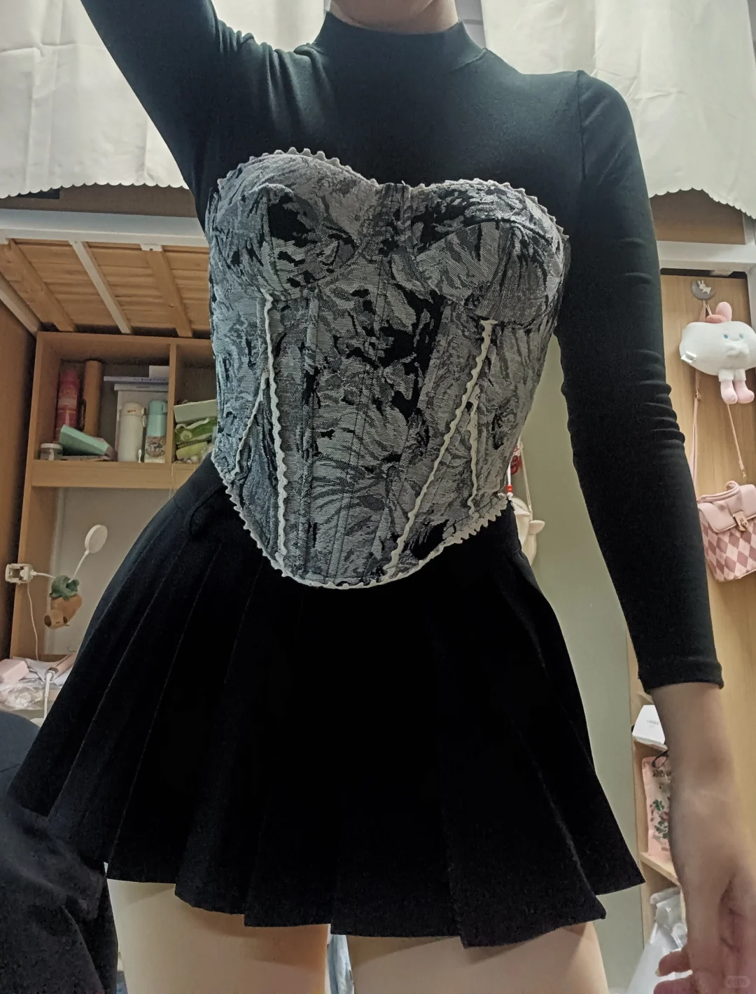 鱼骨胸衣到底有谁在穿