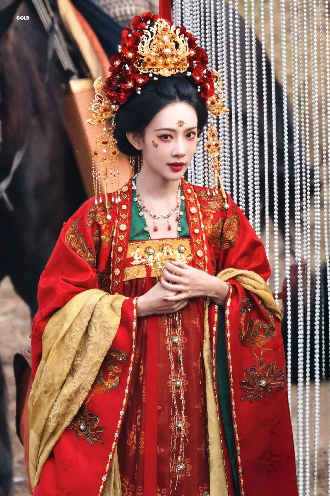 你要写女将军，就不能只写女将军