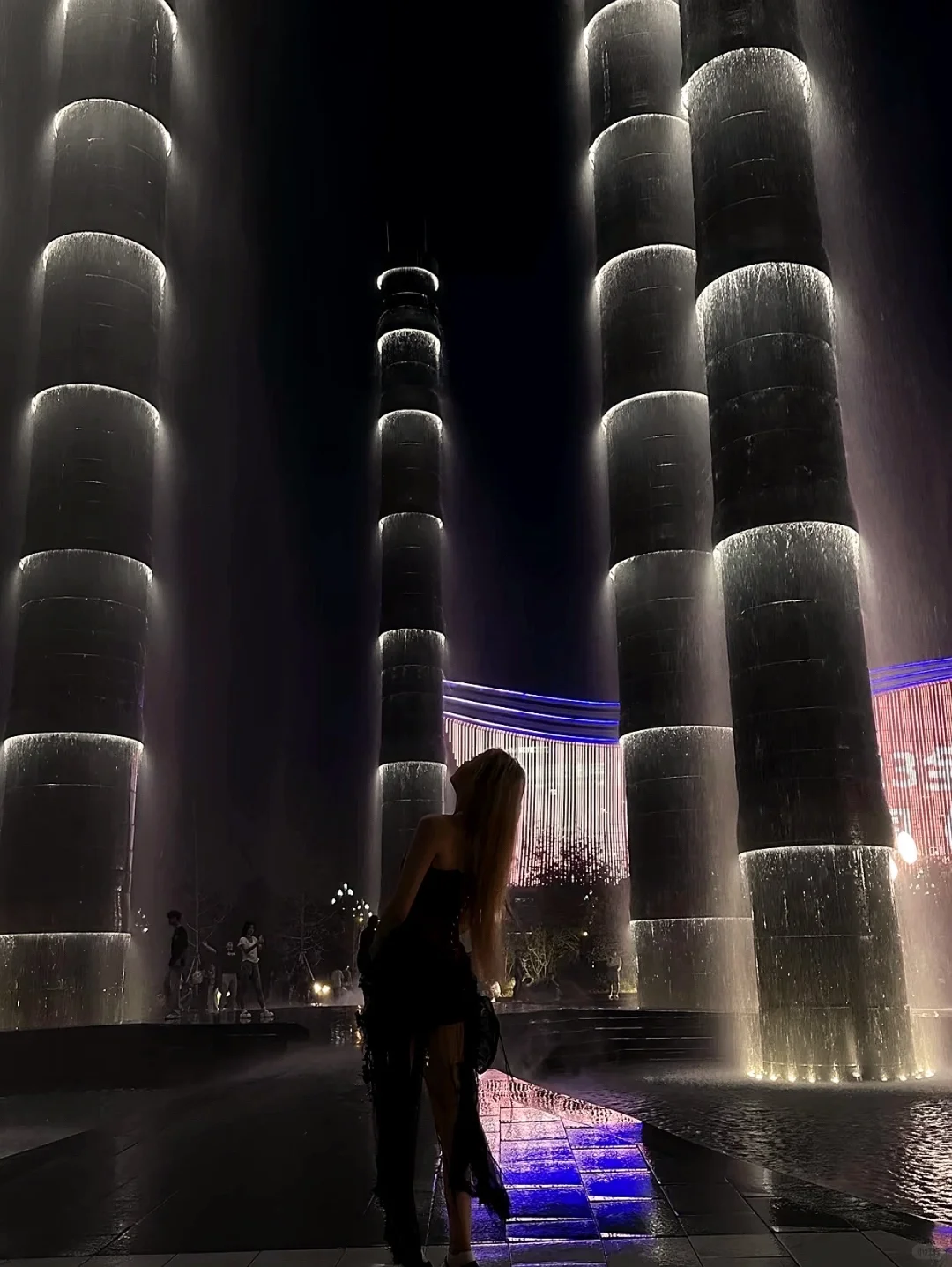 ♠️越夜越迷人♠️