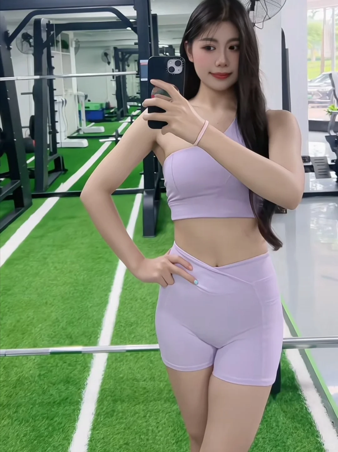 健身美女、姐姐会健身也懂温柔、这也太紧身