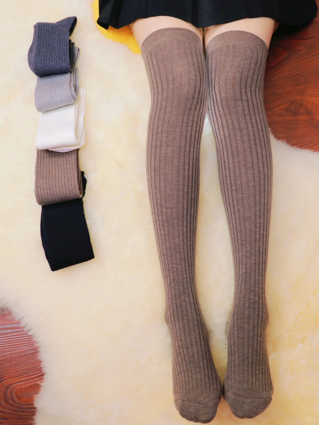真的会爱死这种软糯的羊毛袜！！保暖还舒服