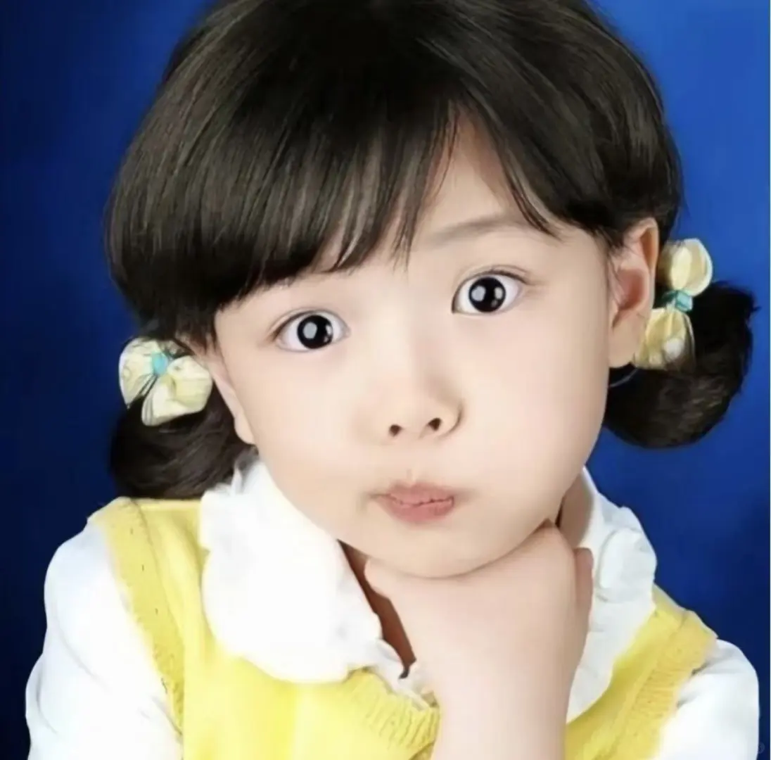 这么多年没变的是眉眼吧？