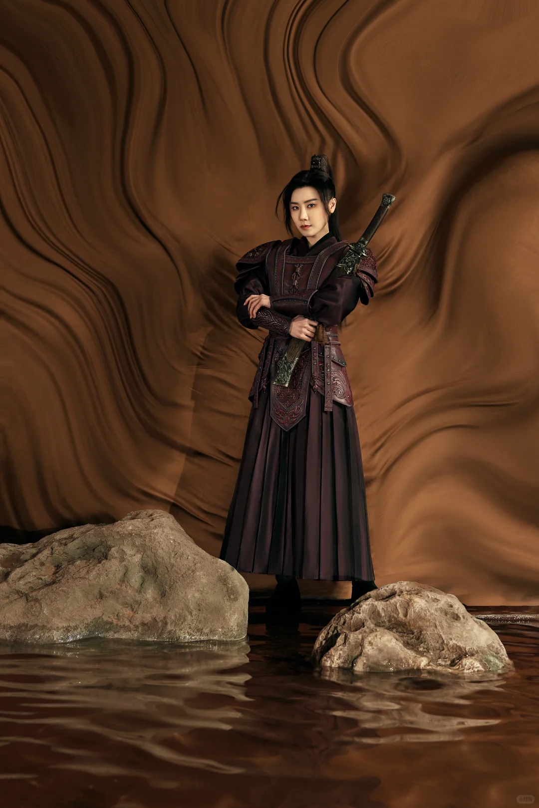 古装写真｜暗黑系女将军沙场巾帼霸气感❗️