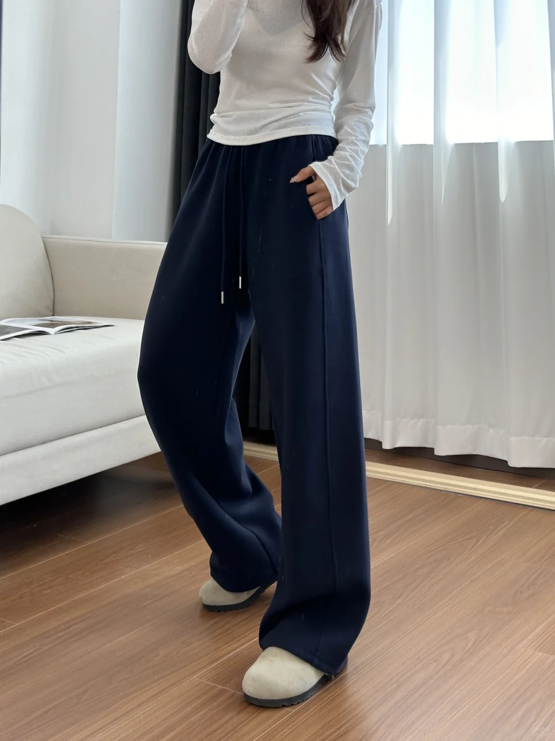 jennie味很浓的藏青色卫裤！！！