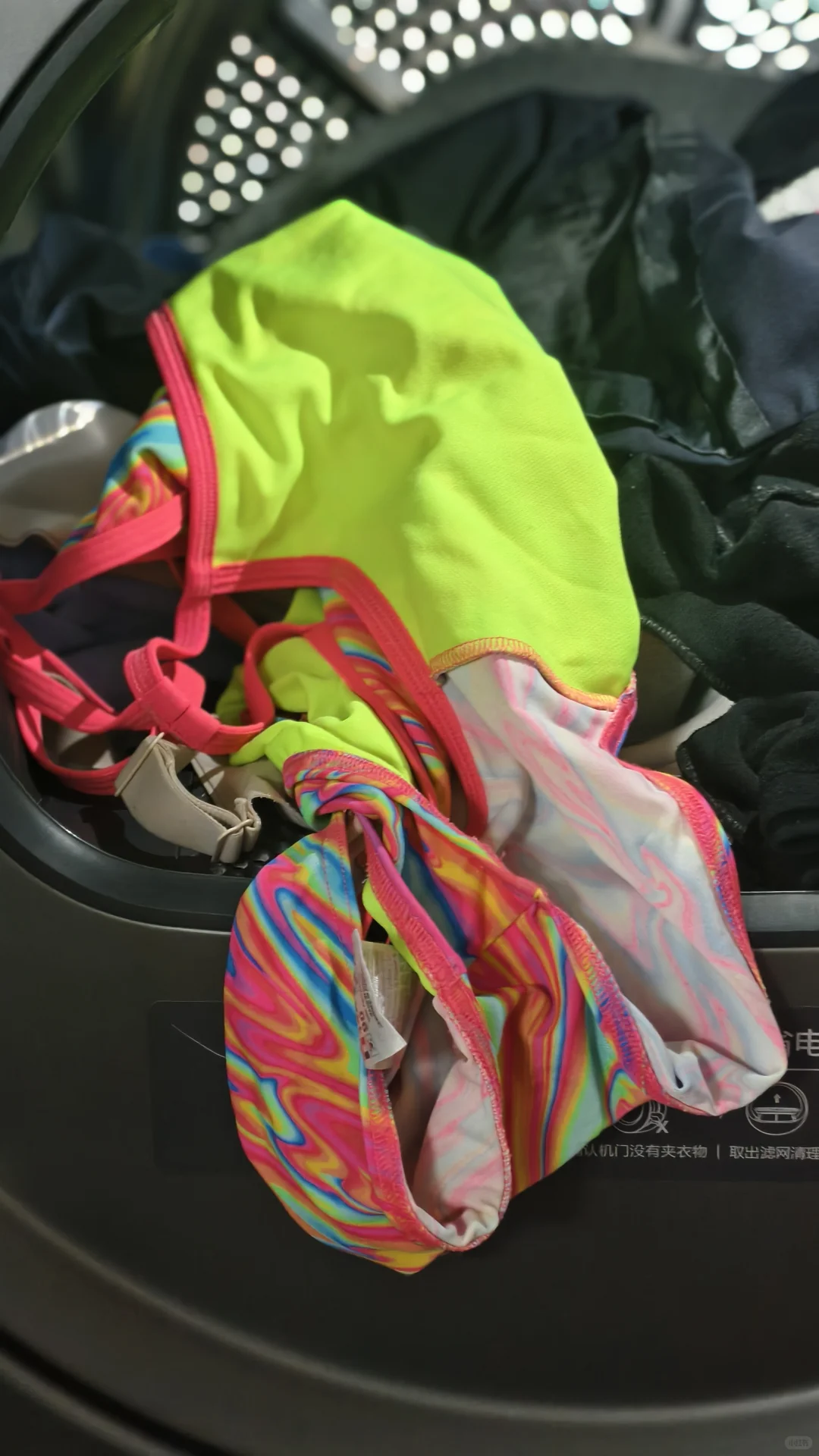 哦莫莫～泳衣进烘干机噜