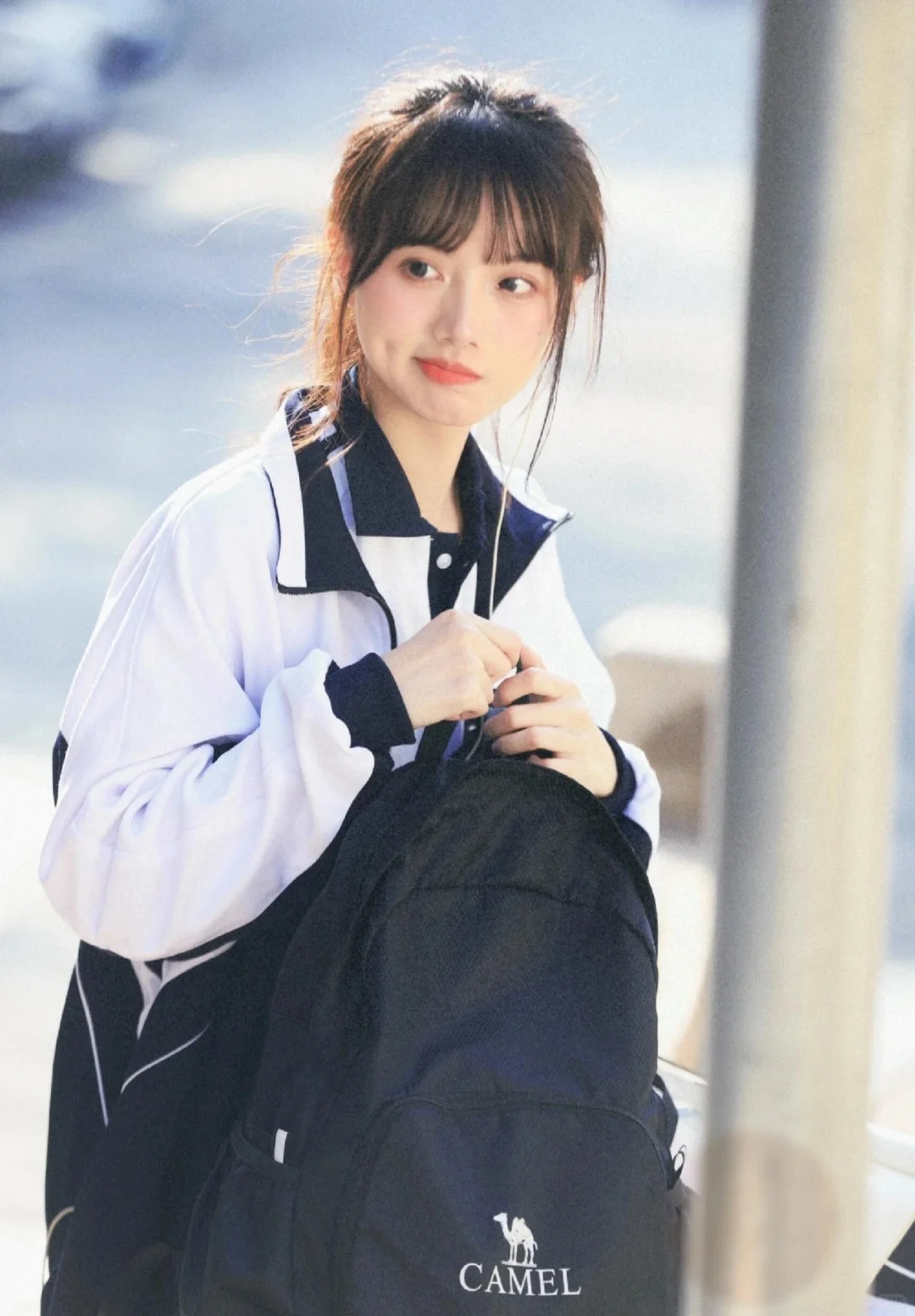 上学啦，不然要迟到啦