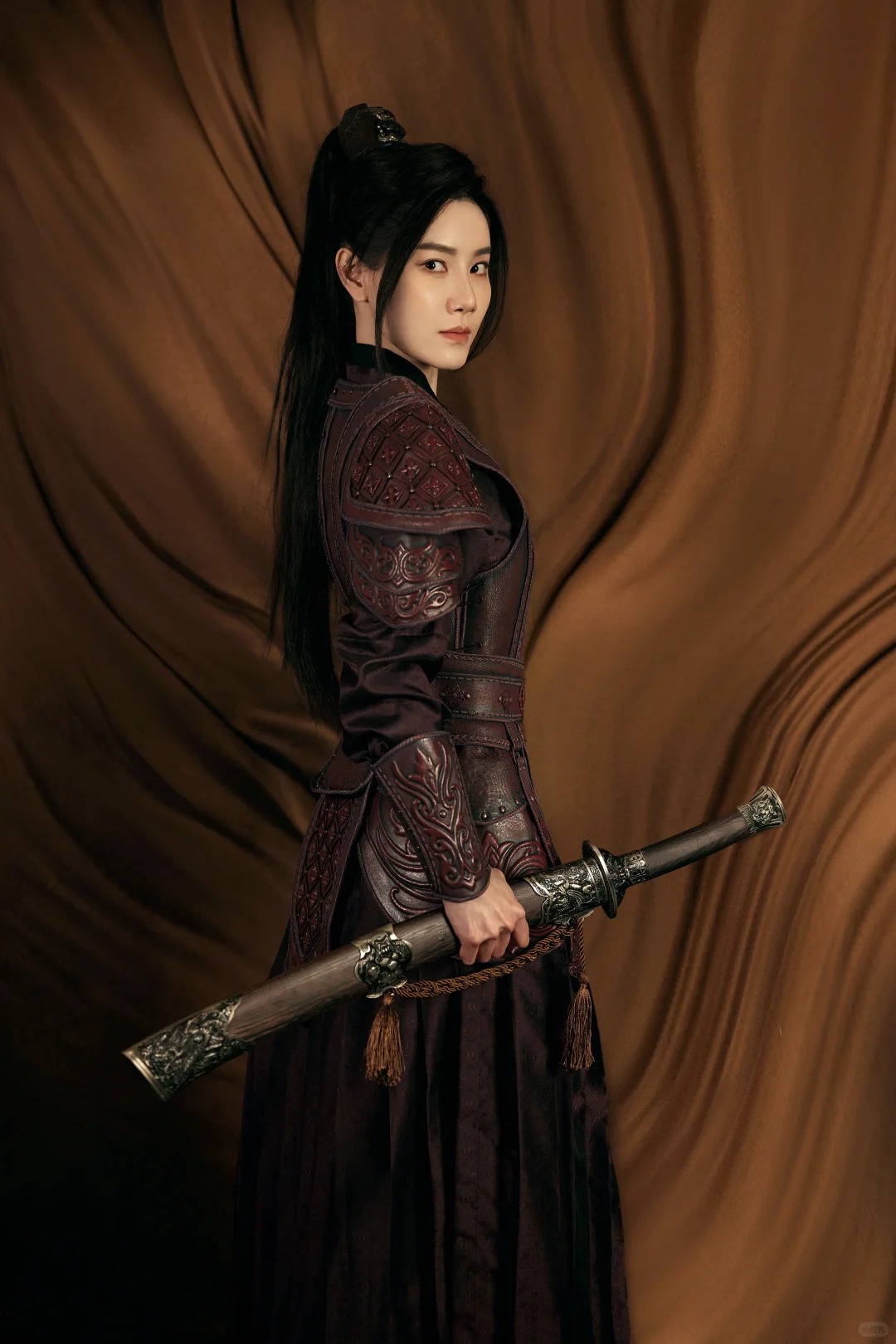 古装写真｜暗黑系女将军沙场巾帼霸气感❗️