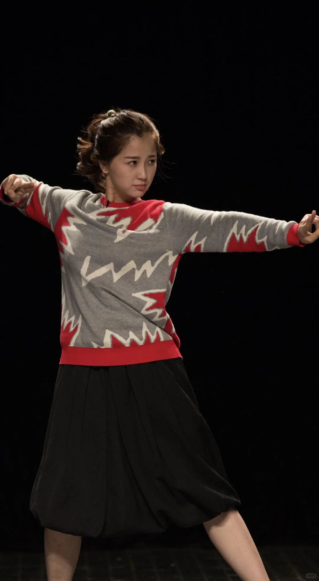 虞书欣早期表演 神情并貌仪态真好 美