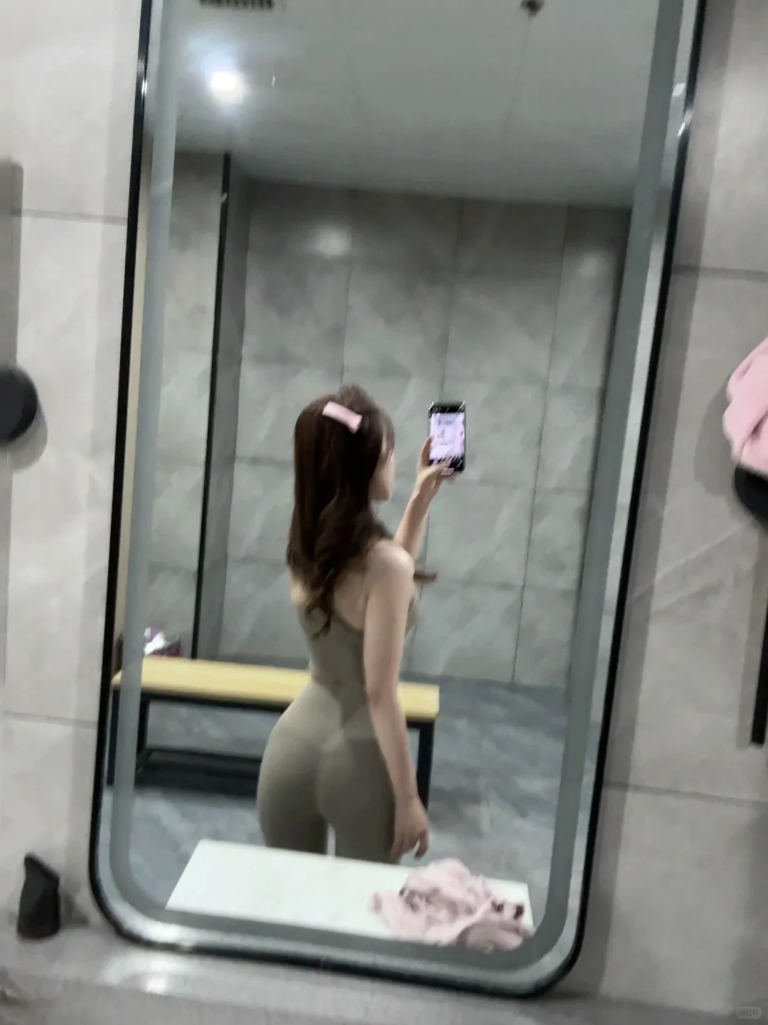 一套美女感很强的健身服 live图