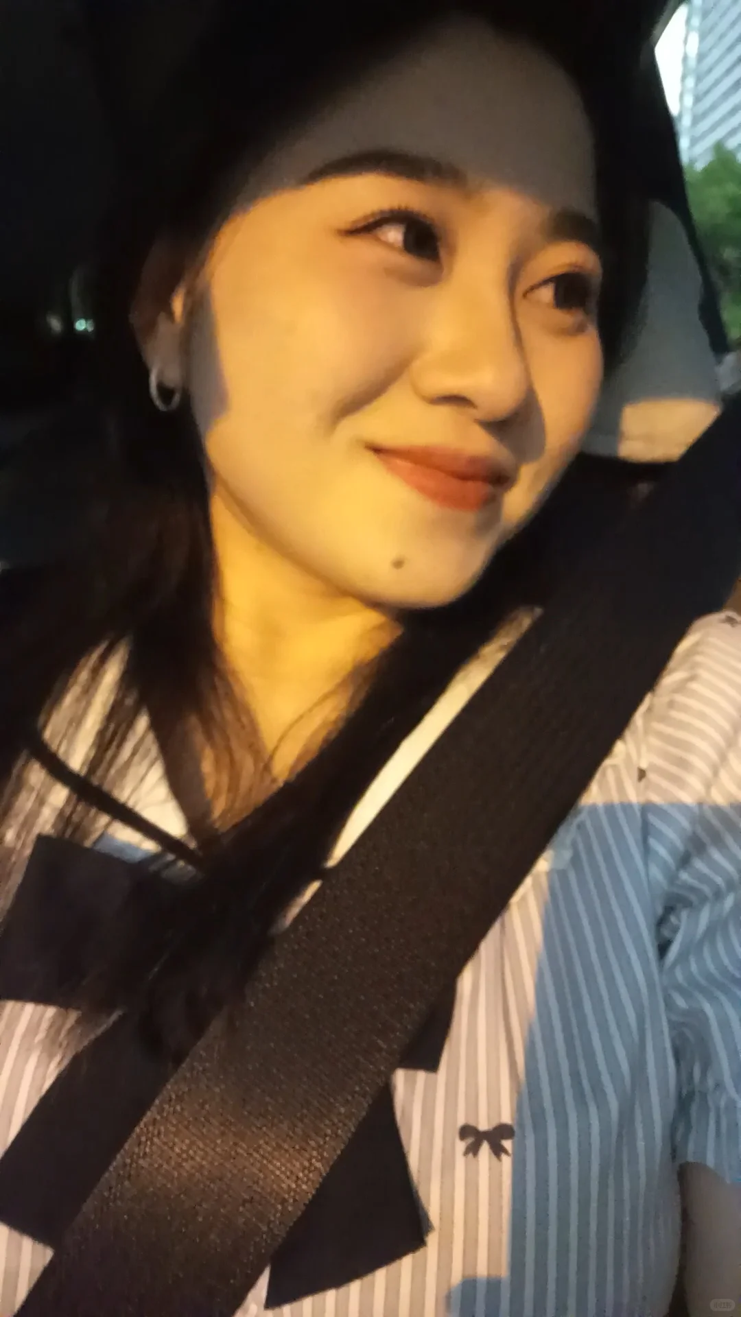 自我感觉这个笑有点少妇