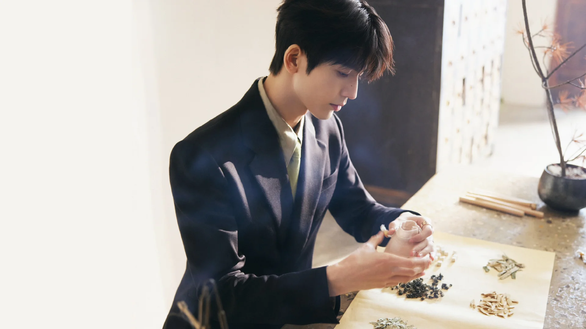 张凌赫横屏壁纸 平行视界修图分享第九弹