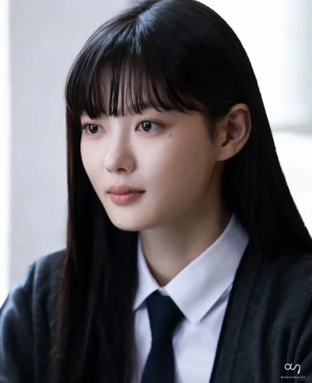 这么多年没变的是眉眼吧？