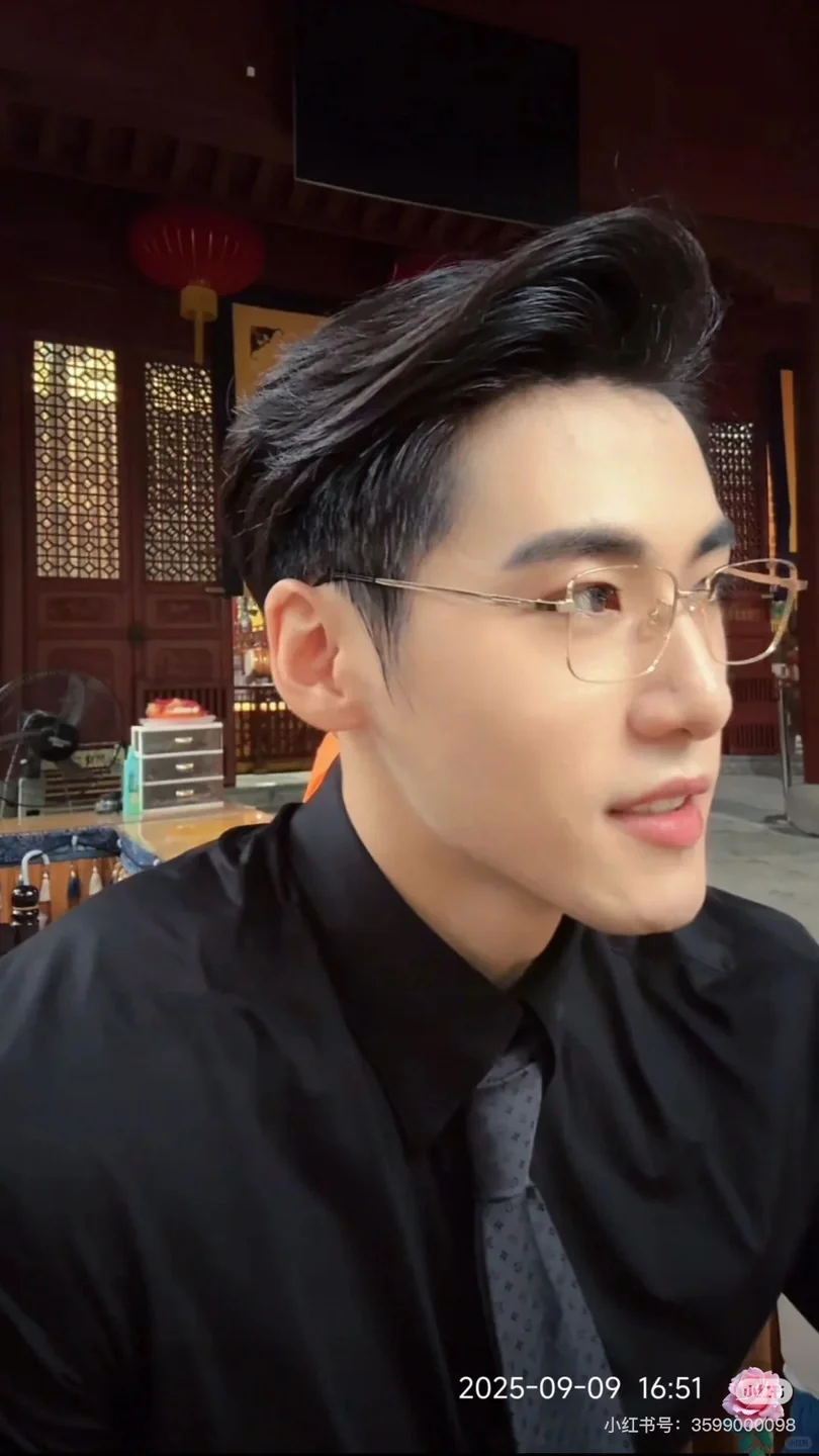 女军事爱好者她的学霸丈夫