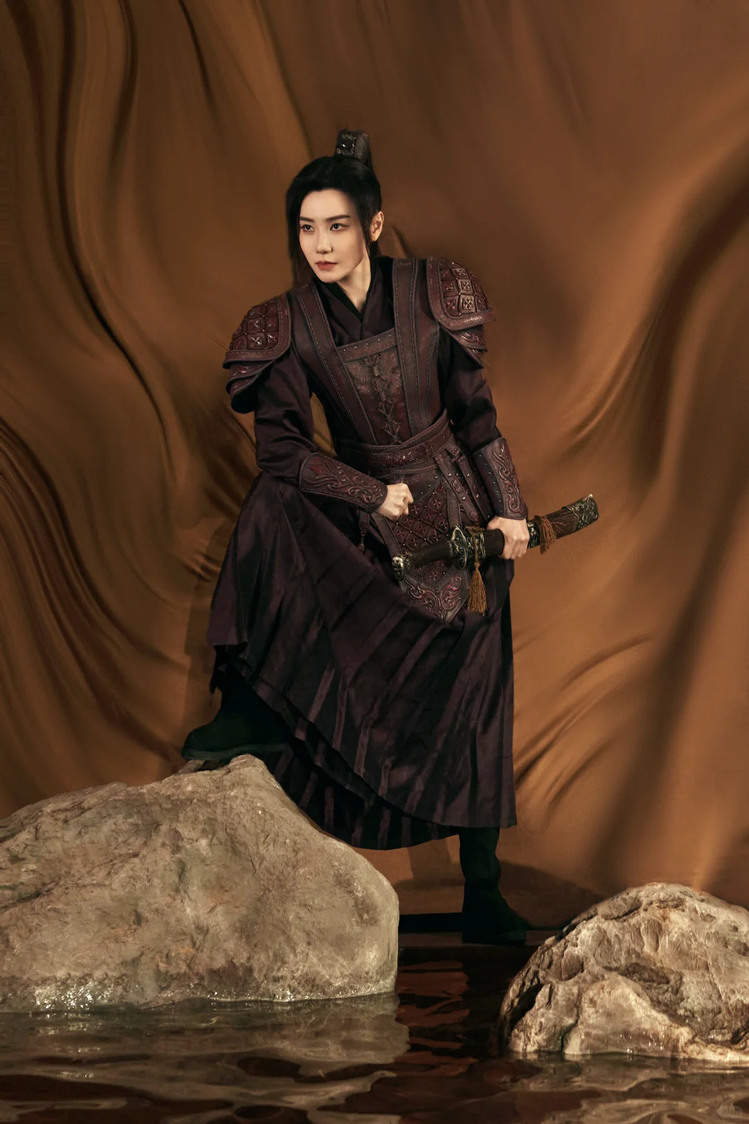 古装写真｜暗黑系女将军沙场巾帼霸气感❗️