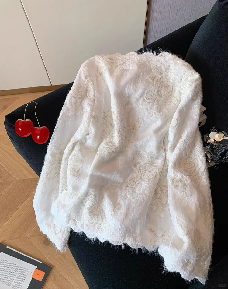 气质风～白色法式蕾丝提花V领打底衫