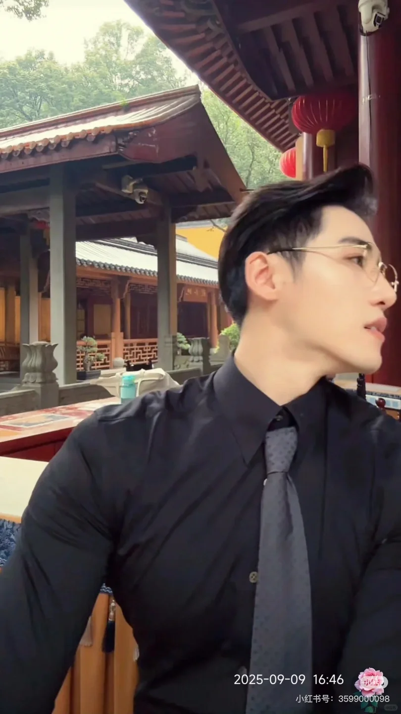 女军事爱好者她的学霸丈夫