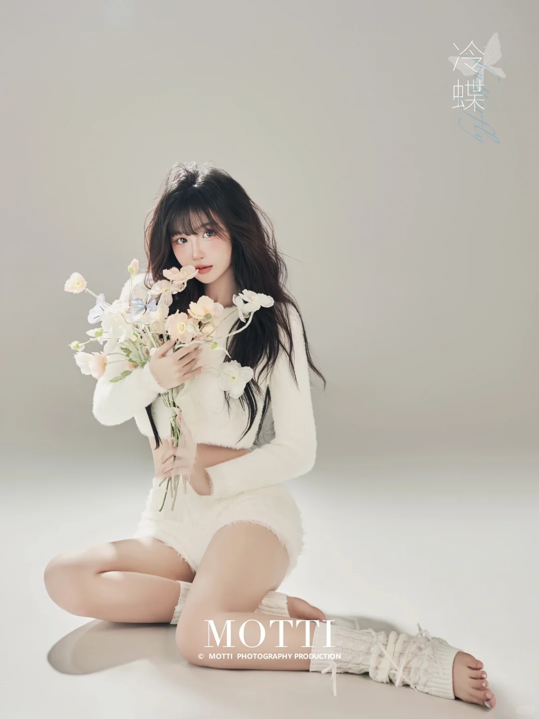 奶fufu的韩系写真🌸少女与鲜花撞了个满怀