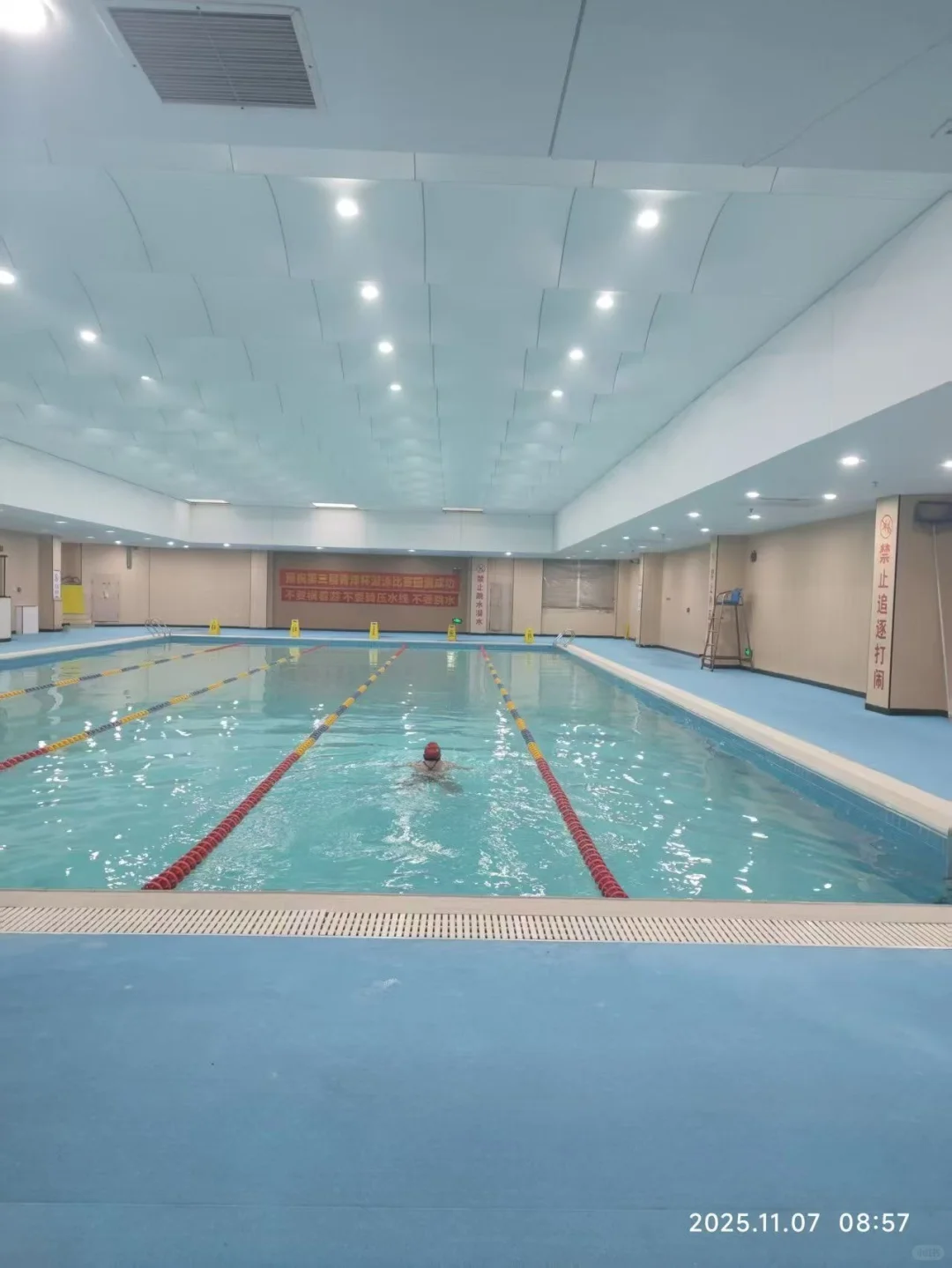 总要来个泳池吧🏊🏻‍♀️