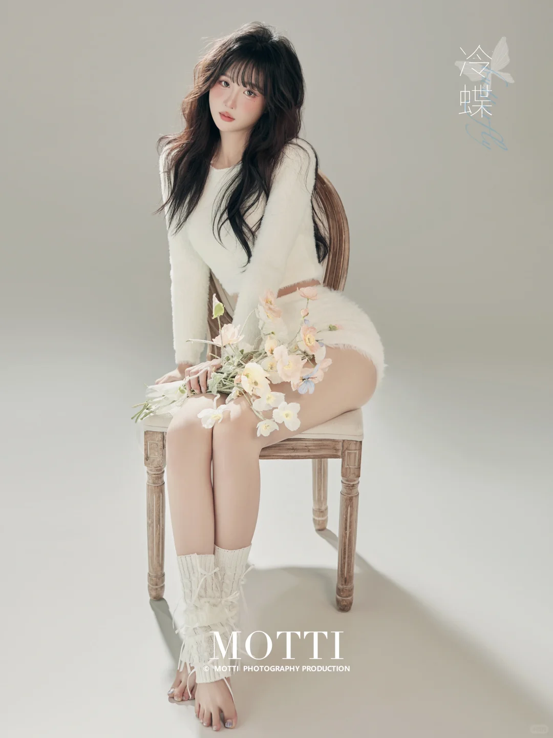 奶fufu的韩系写真🌸少女与鲜花撞了个满怀