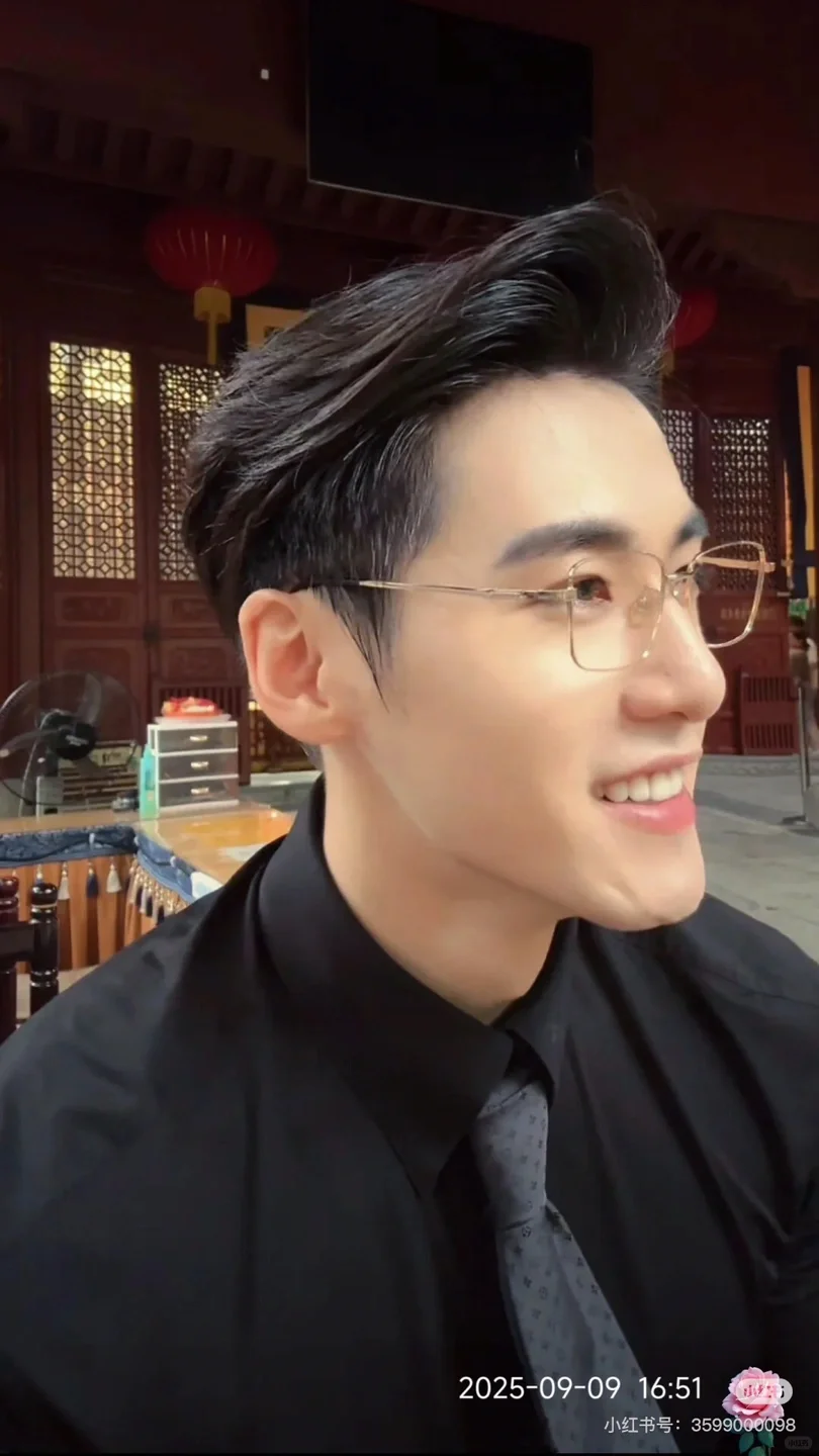 女军事爱好者她的学霸丈夫