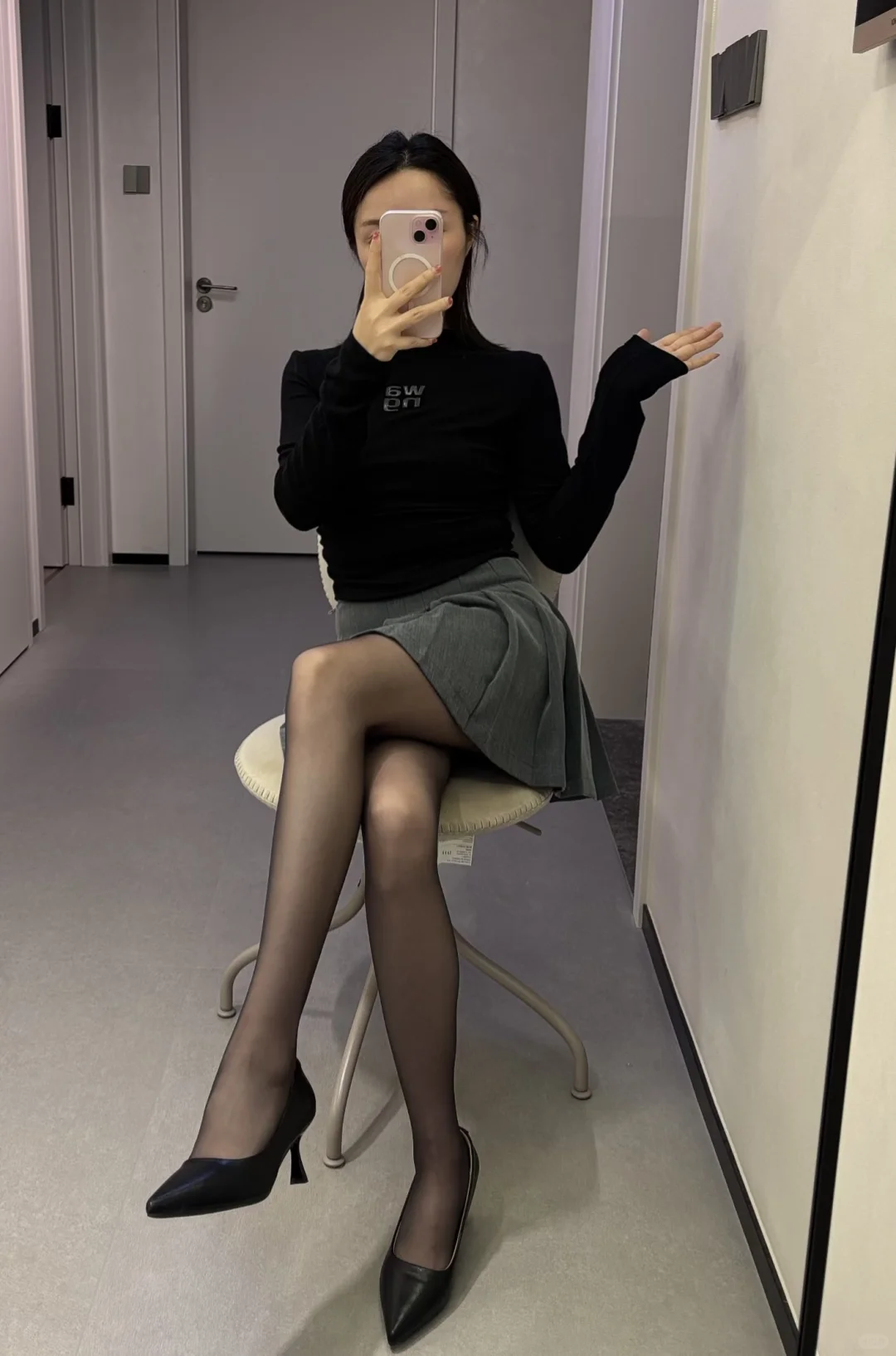 左滑今天穿这套好看吗