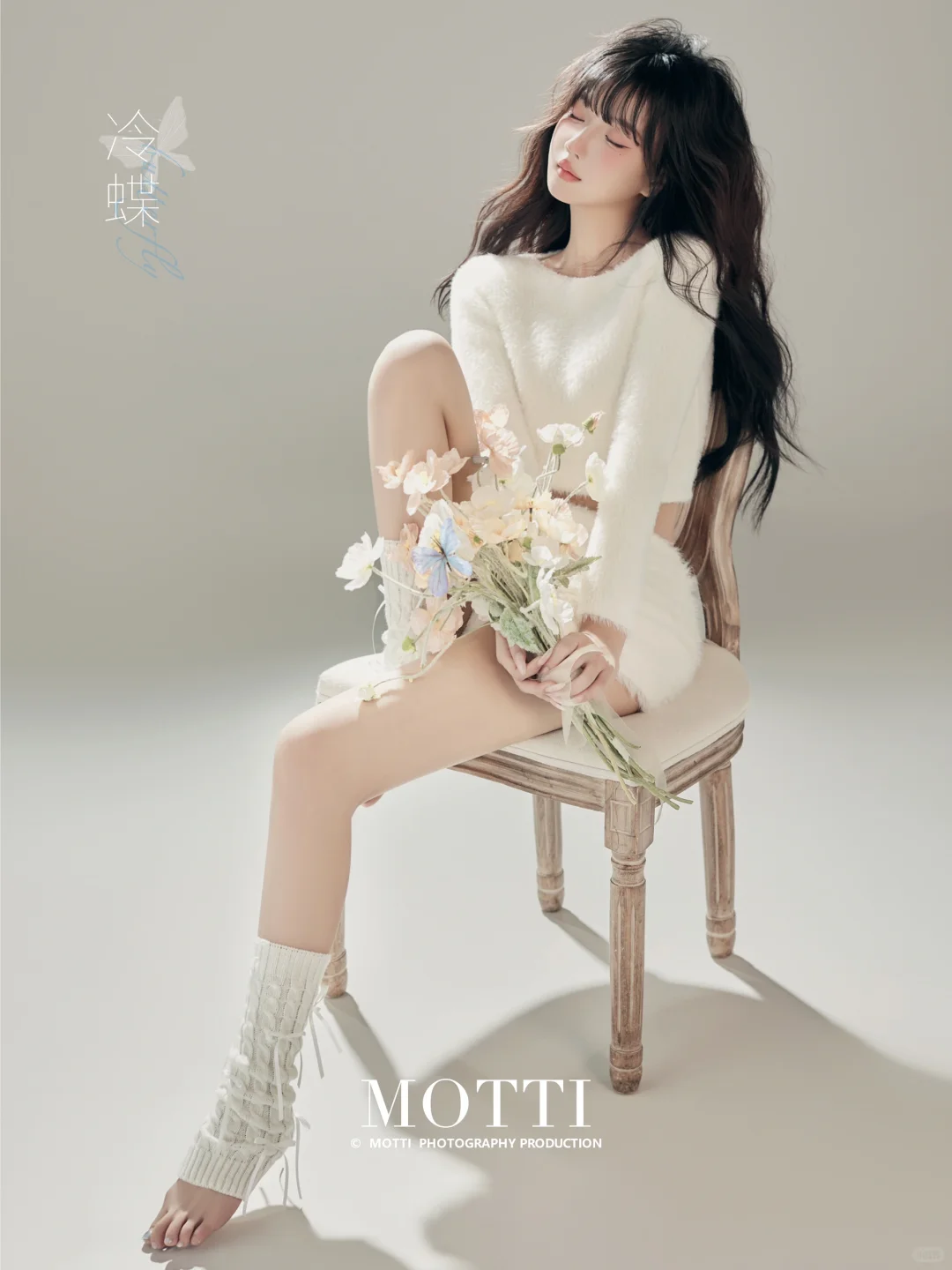 奶fufu的韩系写真🌸少女与鲜花撞了个满怀