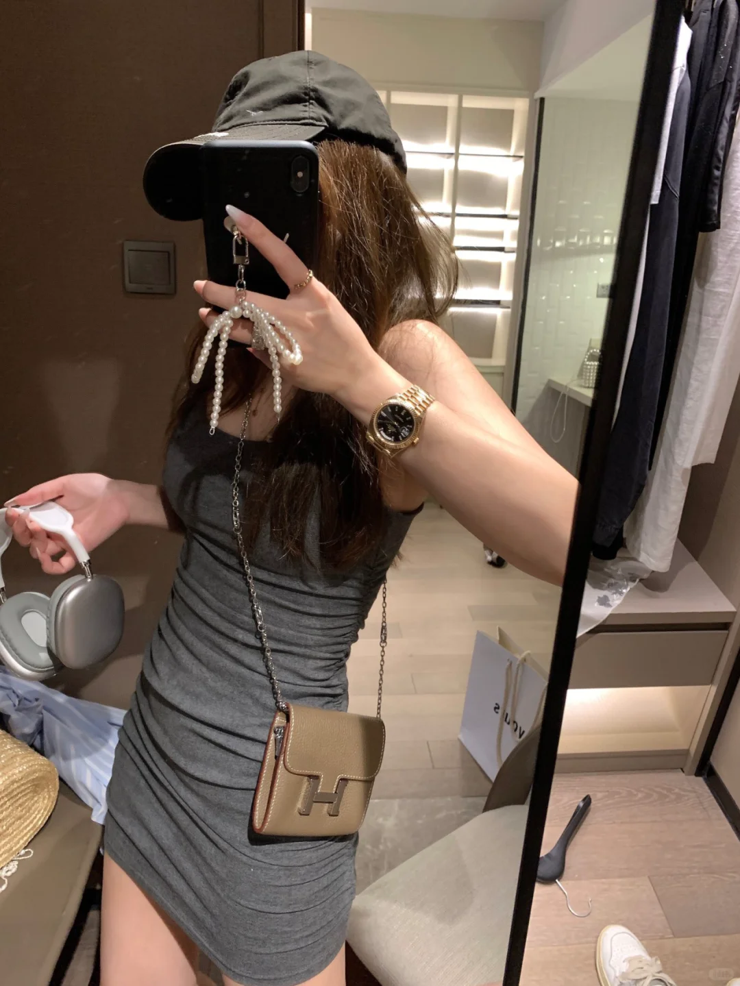 辣妹穿搭👉自带胸垫的吊带裙