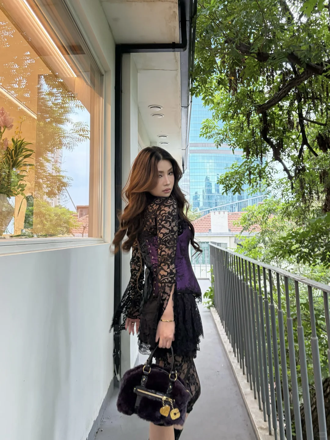 美女和她那50块的鱼骨胸衣