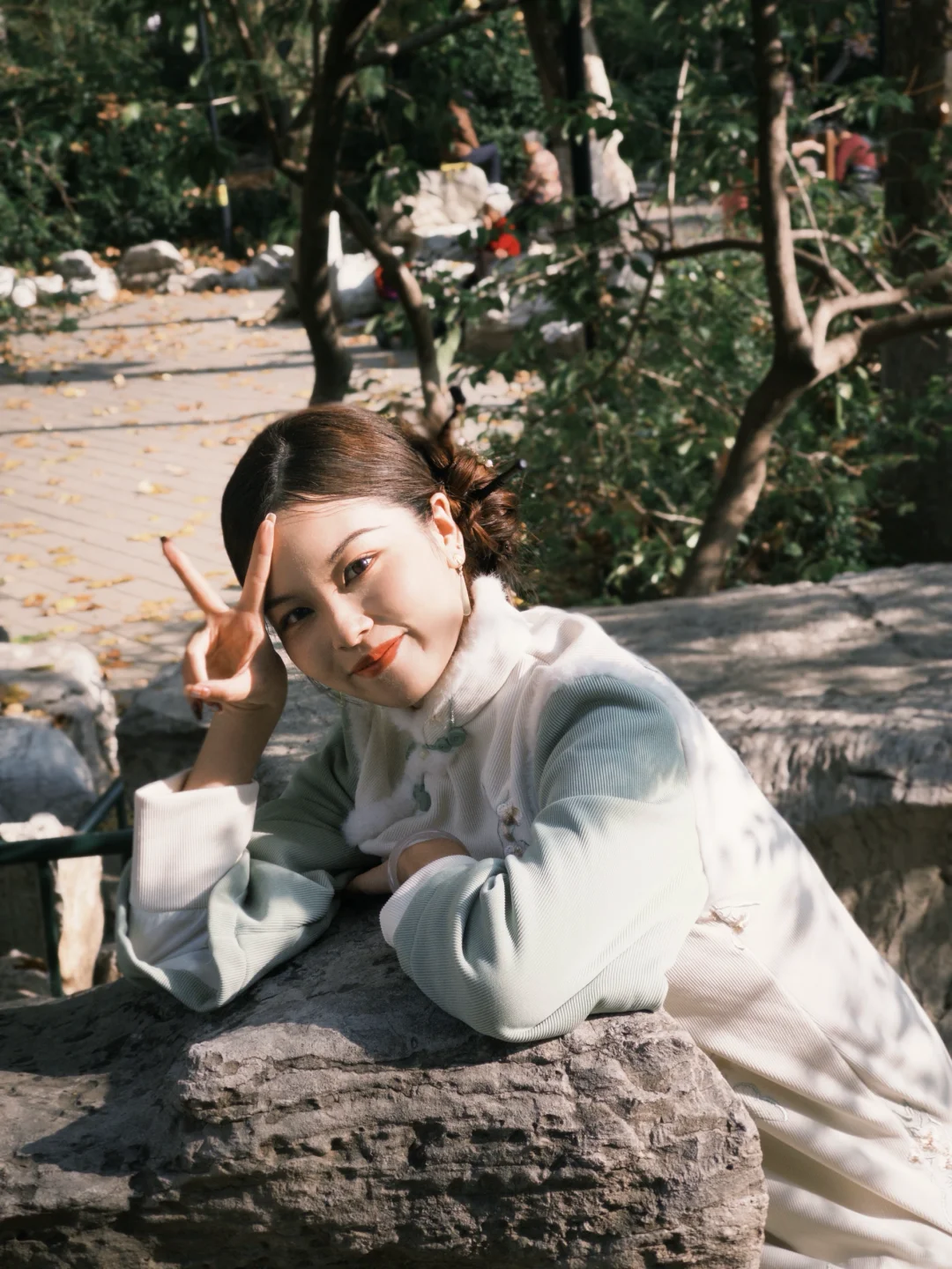 爱惨了我的旗袍外景🤍💚