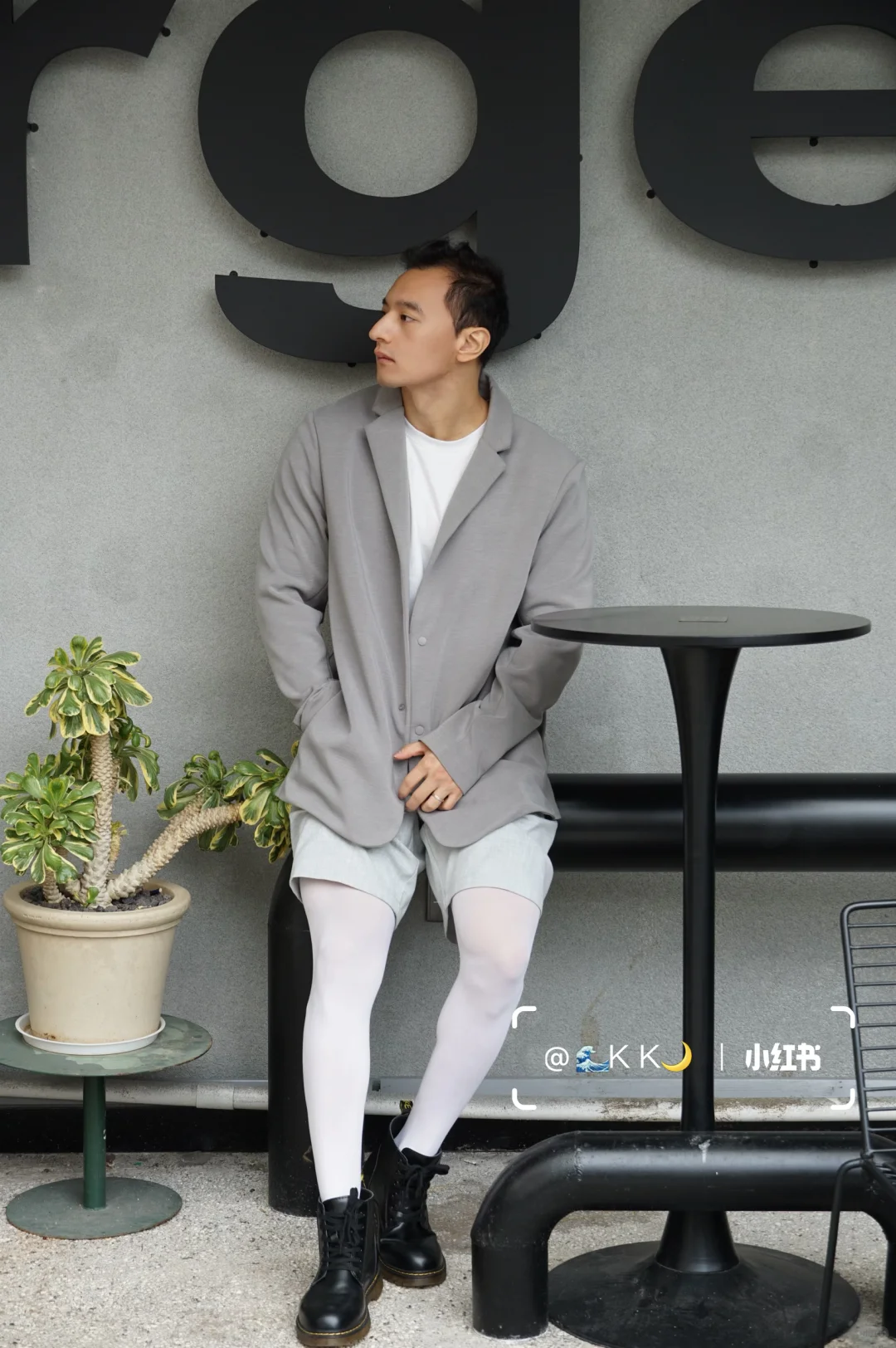 冬季OOTD穿搭｜厚白丝的破与立