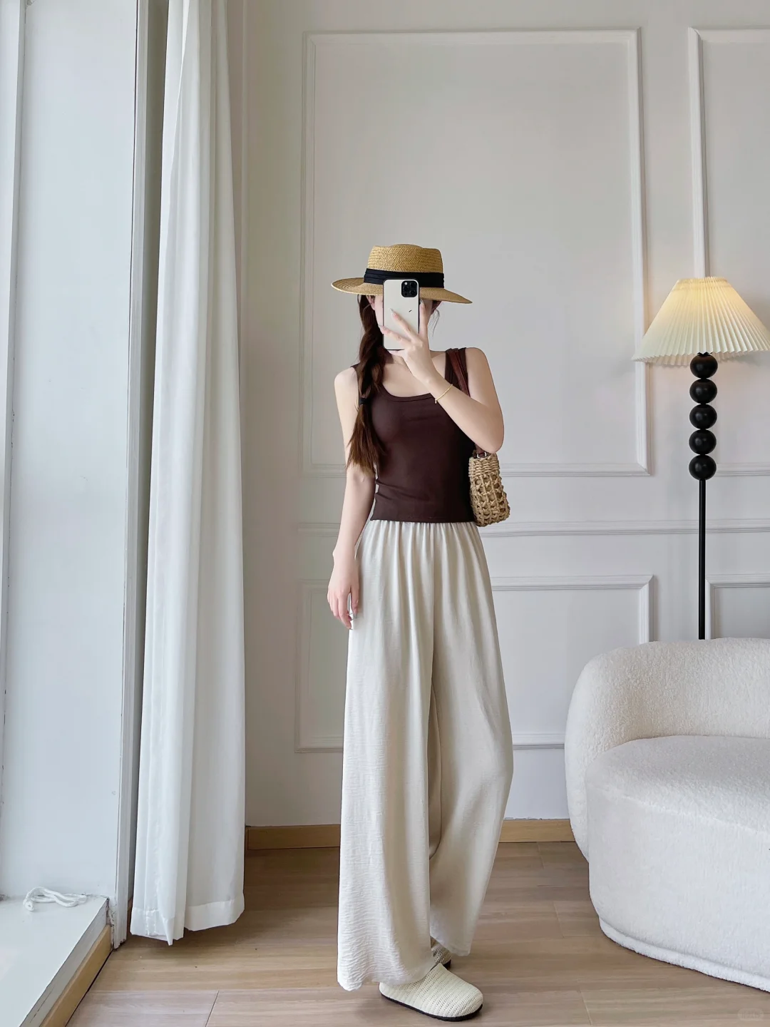 淘宝寄拍模特休闲裤对镜自拍