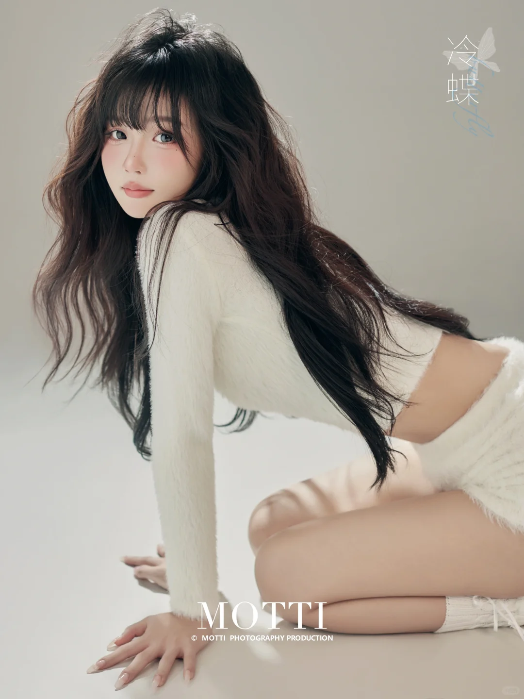 奶fufu的韩系写真🌸少女与鲜花撞了个满怀