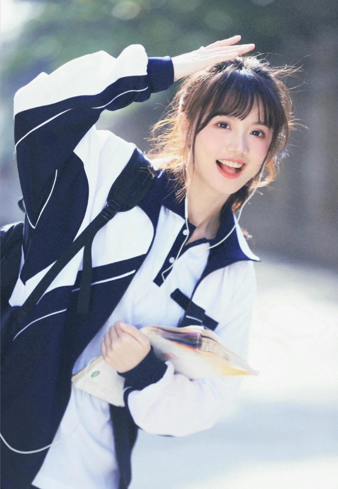 上学啦，不然要迟到啦