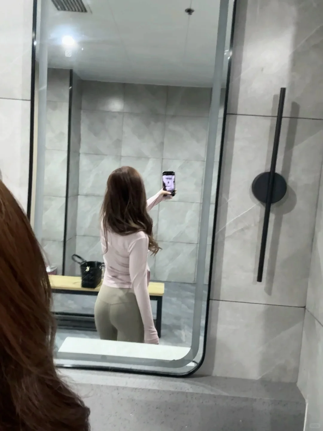 一套美女感很强的健身服 live图