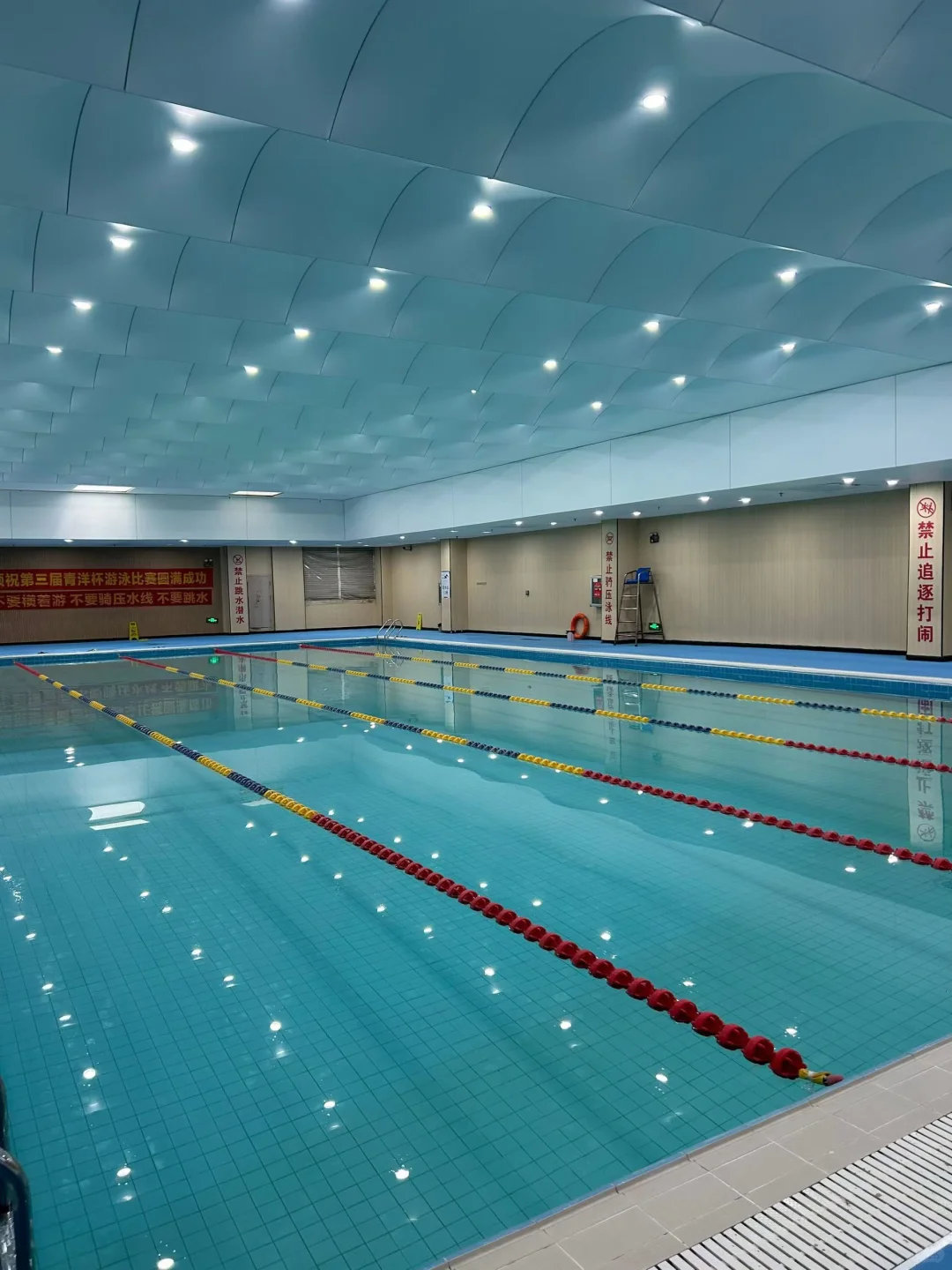 总要来个泳池吧🏊🏻‍♀️